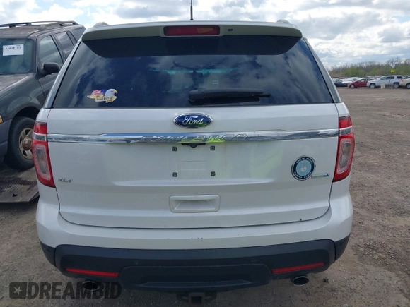 2013 Ford Explorer XLT with VIN 1FM5K8D87DGA79075, listed as a IAAI auction lot 42027067 with 152,068 mi miles and . Bid and sale history available at carsss.com. Image 16.