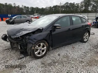 2014 Ford Focus SE with VIN 1FADP3K20EL203091, listed as a Copart auction lot 44680935 with 137,521 mi miles and Salvage Title. Bid and sale history available at carsss.com. Image 1.