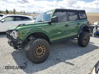 2023 Ford Bronco z VIN 1FMEE5BP3PLB05537, wystawiony jako Copart lot #50997135 z przebiegiem 23 366 mil mil oraz Szkody całkowita. Historia ofert i sprzedaży dostępna na DreamBid. Obrazek 1.