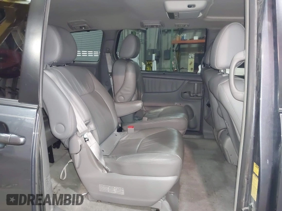 2010 Toyota Sienna XLE with VIN 5TDYK4CC2AS309994, listed as a IAAI auction lot 41487495 with 0 mi miles. Bid and sale history available at carsss.com. Image 8.
