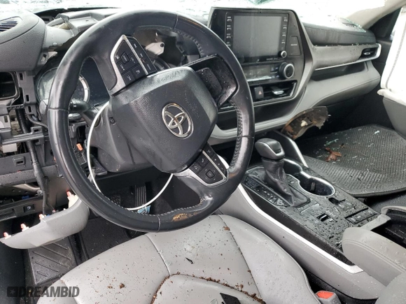 2020 Toyota Highlander XLE with VIN 5TDGZRAH4LS507952, listed as a Copart auction lot 44690655 with 98,567 mi miles and Salvage Title. Bid and sale history available at carsss.com. Image 8.