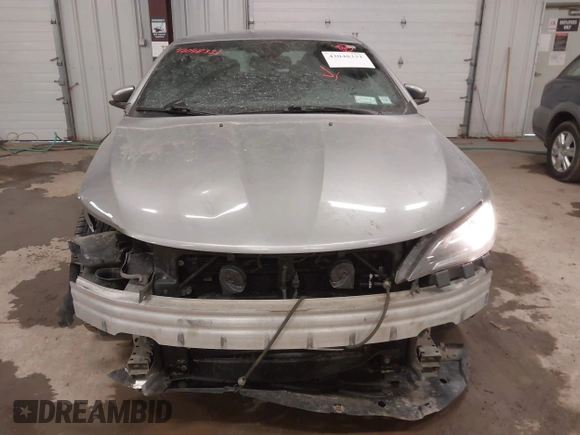 2015 Chrysler 200 S with VIN 1C3CCCDG0FN522916, listed as a IAAI auction lot 42048331 with 202,116 mi miles and . Bid and sale history available at carsss.com. Image 6.