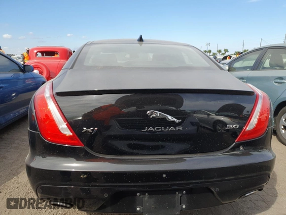 2017 Jaguar XJ with VIN SAJWA1C70H8W08833, listed as a Copart auction lot 76205434 with 0 mi miles and Non Repairable. Bid and sale history available at carsss.com. Image 6.