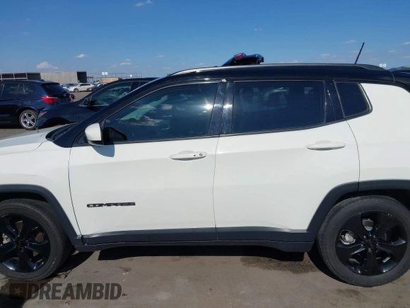 2019 Jeep Compass Altitude z VIN 3C4NJCBB3KT637375, wystawiony jako IAAI lot #42408775 z przebiegiem 114 977 mil mil oraz . Historia ofert i sprzedaży dostępna na DreamBid. Obrazek 15.