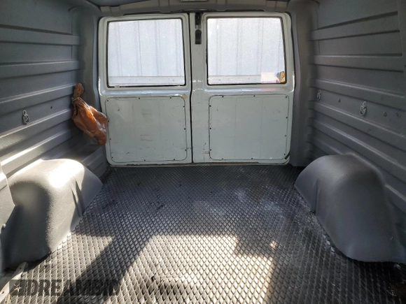 2001 Chevrolet Astro Cargo Van with VIN 1GCDM19W61B100497, listed as a Copart auction lot 48613535 with 152,885 mi miles and Clean Title. Bid and sale history available at carsss.com. Image 10.