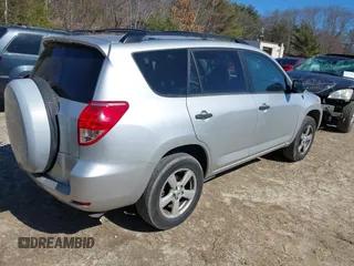 2007 Toyota RAV4 with VIN JTMZD33V175061438, listed as a IAAI auction lot 41769423 with 152,674 mi miles. Bid and sale history available at carsss.com. Image 4.