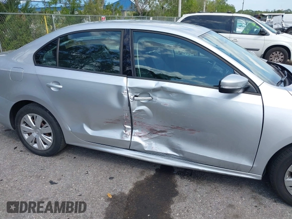 2012 Volkswagen Jetta SE с VIN 3VWDP7AJ5CM309846, выставлен на аукционе IAAI как лот 41795013 с пробегом 104 549 миль миль и . История ставок и продаж доступна на DreamBid. Изображение 6.