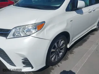 2019 Toyota Sienna XLE with VIN 5TDDZ3DC1KS224861, listed as a IAAI auction lot 42093799 with 68,651 mi miles. Bid and sale history available at carsss.com. Image 6.