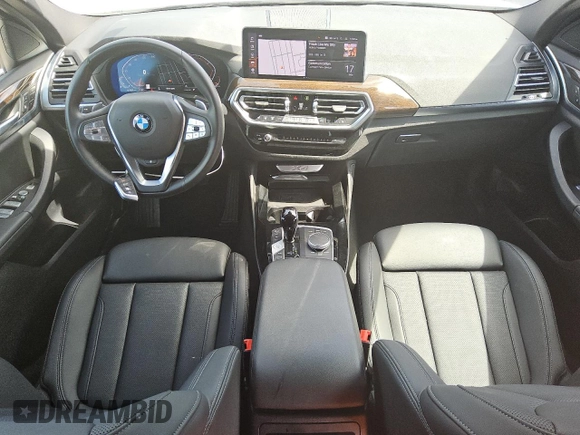 2024 BMW X4 xDrive30i z VIN 5UX33DT07R9X23990, wystawiony jako Copart lot #57439675 z przebiegiem 15 374 mil mil oraz Czysty tytuł • Clean title. Historia ofert i sprzedaży dostępna na DreamBid. Obrazek 8.