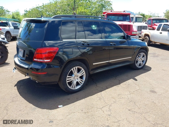 2013 Mercedes-Benz GLK-Class GLK 350 with VIN WDCGG5HB9DF974618, listed as a IAAI auction lot 41865083 with 142,850 mi miles. Bid and sale history available at carsss.com. Image 4.