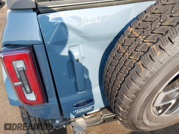 2024 Ford Bronco Outer Banks z VIN 1FMDE8BH3RLB41205, wystawiony jako IAAI lot #42558633 z przebiegiem 1 457 mil mil oraz . Historia ofert i sprzedaży dostępna na DreamBid. Obrazek 17.