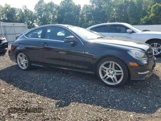 2014 Mercedes-Benz C 250 z VIN WDDGJ4HBXEG217830, wystawiony jako Copart lot #62474525 z przebiegiem 43 858 mil mil oraz Szkoda całkowita • Salvage title. Historia ofert i sprzedaży dostępna na DreamBid. Obrazek 4.