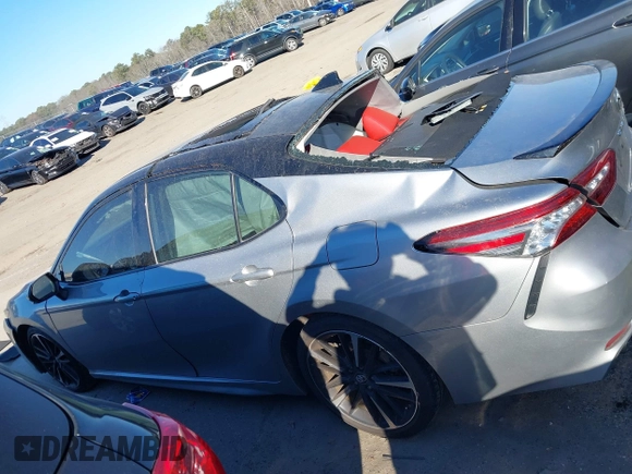 2019 Toyota Camry XSE with VIN 4T1B61HK6KU221824, listed as a IAAI auction lot 41289674 with 118,827 mi miles. Bid and sale history available at carsss.com. Image 14.