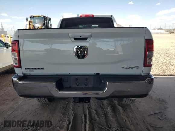 2021 Ram 2500 Big Horn z VIN 3C6UR5DL1MG678113, wystawiony jako Copart lot #52964005 z przebiegiem 26 489 mil mil oraz Szkoda całkowita • Salvage title. Historia ofert i sprzedaży dostępna na DreamBid. Obrazek 6.