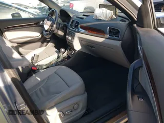 2017 Audi Q3 Premium Plus z VIN WA1JCCFSXHR000319, wystawiony jako IAAI lot #41986889 z przebiegiem 74 675 mil mil oraz . Historia ofert i sprzedaży dostępna na DreamBid. Obrazek 5.