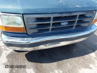 1992 Ford F-150 z VIN 1FTDF15Y7NPA70761, wystawiony jako IAAI lot #42461001 z przebiegiem 180 074 mil mil oraz . Historia ofert i sprzedaży dostępna na DreamBid. Obrazek 6.