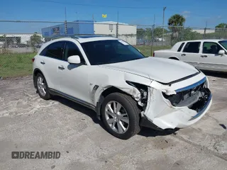 2015 Infiniti QX70 with VIN JN8CS1MU1FM381115, listed as a IAAI auction lot 41941807 with 44,397 mi miles and . Bid and sale history available at DreamBid. Image 1.