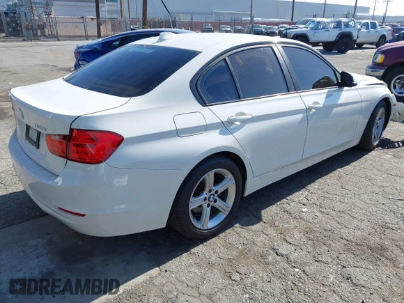 2013 BMW 3 Series 320i xDrive с VIN WBA3C3C55DF980712, выставлен на аукционе IAAI как лот 42317269 с пробегом 114 528 миль миль и . История ставок и продаж доступна на DreamBid. Изображение 4.
