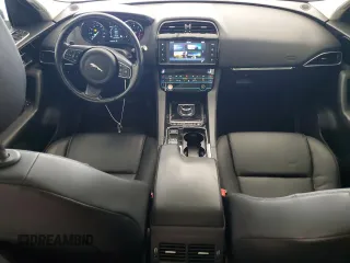 2018 Jaguar F-Pace 30t Premium with VIN SADCJ2GX2JA236772, listed as a Copart auction lot 53694155 with 59,433 mi miles and Clean Title. Bid and sale history available at DreamBid. Image 8.