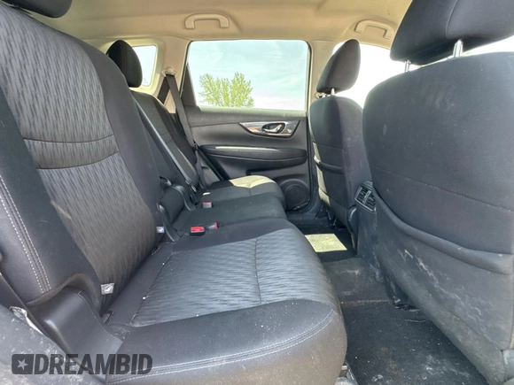 2020 Nissan Rogue SV z VIN 5N1AT2MV3LC757373, wystawiony jako Copart lot #61394125 z przebiegiem 122 837 mil mil oraz Czysty tytuł • Clean title. Historia ofert i sprzedaży dostępna na DreamBid. Obrazek 6.
