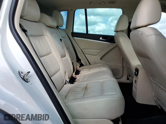 2012 Volkswagen Tiguan SE with VIN WVGAV7AXXCW541290, listed as a Copart auction lot 59353075 with 180,358 mi miles and Clean title. Bid and sale history available at DreamBid. Image 11.