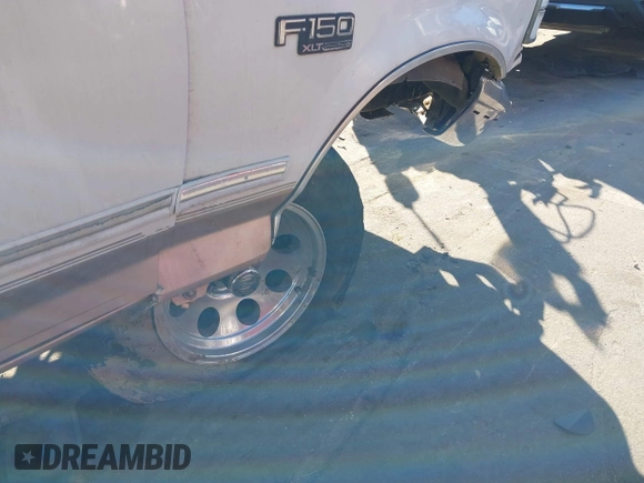 1996 Ford F-150 with VIN 1FTEX14N4TKA28292, listed as a IAAI auction lot 41422154 with 173,728 mi miles. Bid and sale history available at carsss.com. Image 15.
