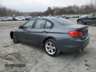 2013 BMW 3 Series 328i z VIN WBA3C1C51DK103209, wystawiony jako Copart lot #51299565 z przebiegiem 107 528 mil mil oraz Szkody całkowita. Historia ofert i sprzedaży dostępna na DreamBid. Obrazek 2.
