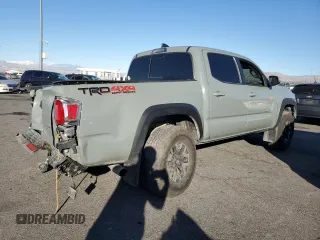 2023 Toyota Tacoma SR z VIN 3TMCZ5AN8PM619866, wystawiony jako Copart lot #48289915 z przebiegiem 17 547 mil mil oraz Szkoda całkowita • Salvage title. Historia ofert i sprzedaży dostępna na DreamBid. Obrazek 3.