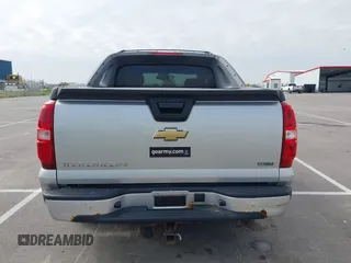 2011 Chevrolet Avalanche LS with VIN 3GNTKEE35BG252968, listed as a IAAI auction lot 42109433 with 117,352 mi miles and . Bid and sale history available at DreamBid. Image 16.