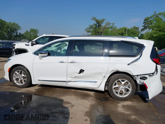 2020 Chrysler Pacifica Limited with VIN 2C4RC1GG1LR176086, listed as a IAAI auction lot 42255135 with 85,334 mi miles and . Bid and sale history available at DreamBid. Image 14.