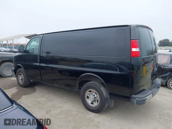2019 Chevrolet Express Cargo z VIN 1GCWGAFP7K1229420, wystawiony jako IAAI lot #42410963 z przebiegiem Nie podano mil oraz . Historia ofert i sprzedaży dostępna na DreamBid. Obrazek 14.