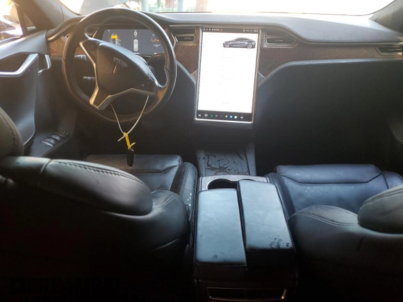 2017 Tesla Model S 60 z VIN 5YJSA1E18HF192715, wystawiony jako Copart lot #56851225 z przebiegiem 103 231 mil mil oraz Szkoda całkowita • Salvage title. Historia ofert i sprzedaży dostępna na DreamBid. Obrazek 8.