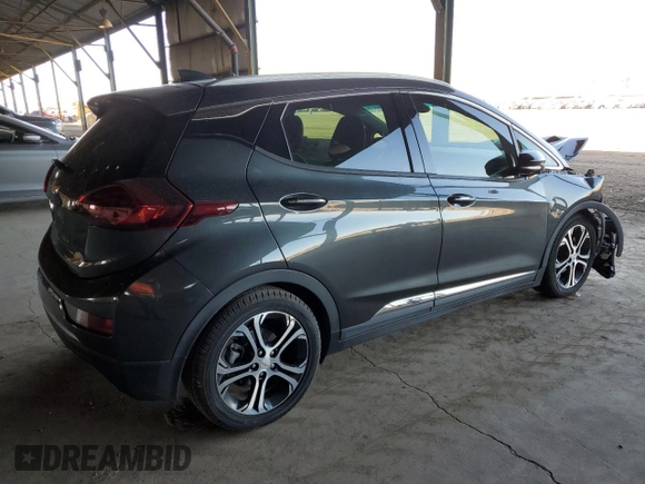 2018 Chevrolet Bolt EV Premier z VIN 1G1FX6S03J4114826, wystawiony jako Copart lot #57649515 z przebiegiem 136 670 mil mil oraz Szkoda całkowita • Salvage title. Historia ofert i sprzedaży dostępna na DreamBid. Obrazek 3.