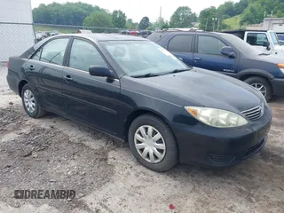 2005 Toyota Camry STD z VIN 4T1BE32K55U005622, wystawiony jako IAAI lot #42418784 z przebiegiem 196 077 mil mil oraz . Historia ofert i sprzedaży dostępna na DreamBid. Obrazek 1.