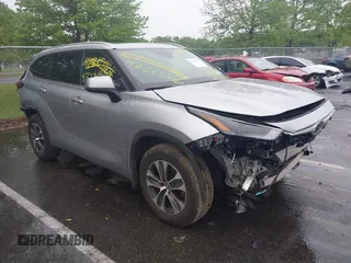 2022 Toyota Highlander XLE с VIN 5TDHZRBH9NS567134, выставлен на аукционе IAAI как лот 42225687 с пробегом 28 487 миль миль и . История ставок и продаж доступна на DreamBid. Изображение 1.