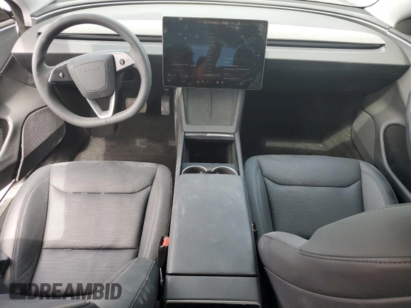 2024 Tesla Model 3 z VIN 5YJ3E1EA8RF749228, wystawiony jako Copart lot #54073925 z przebiegiem 5 369 mil mil oraz Szkoda całkowita • Salvage title. Historia ofert i sprzedaży dostępna na DreamBid. Obrazek 8.