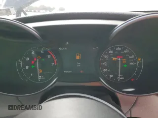 2020 Alfa Romeo Giulia Ti Sport z VIN ZARFANBN8L7638821, wystawiony jako Copart lot #49105635 z przebiegiem 41 052 mil mil oraz Szkody całkowita. Historia ofert i sprzedaży dostępna na DreamBid. Obrazek 9.