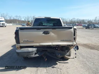 2005 Chevrolet Silverado 1500 Z71 with VIN 2GCEK19B951171707, listed as a IAAI auction lot 42062775 with 129,044 mi miles and . Bid and sale history available at DreamBid. Image 16.
