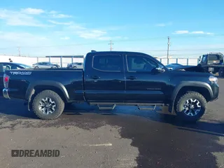 2021 Toyota Tacoma 4WD SR5 with VIN 3TMDZ5BN6MM111605, listed as a IAAI auction lot 41265774 with 68,043 mi miles. Bid and sale history available at carsss.com. Image 14.
