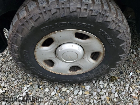 2013 Ford F-150 XL z VIN 1FTEX1EM7DKF27157, wystawiony jako IAAI lot #42786348 z przebiegiem 157 918 mil mil oraz . Historia ofert i sprzedaży dostępna na DreamBid. Obrazek 37.