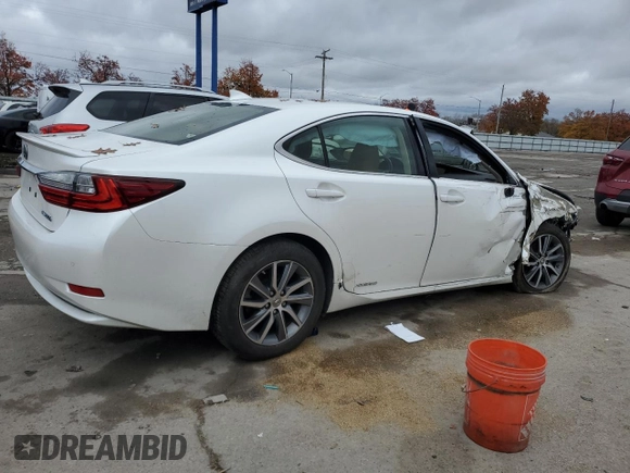 2016 Lexus ES 300h with VIN JTHBW1GG1G2113792, listed as a Copart auction lot 81995344 with 105,391 mi miles and Salvage title. Bid and sale history available at DreamBid. Image 3.