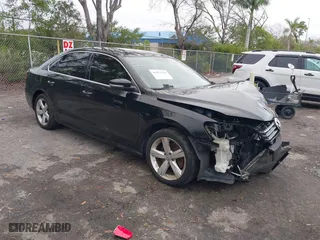 2013 Volkswagen Passat SE w/Sunroof with VIN 1VWBH7A33DC150043, listed as a IAAI auction lot 41411518 with 132,208 mi miles. Bid and sale history available at carsss.com. Image 1.