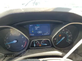 2014 Ford Focus SE with VIN 1FADP3K25EL392966, listed as a Copart auction lot 43530055 with 129,065 mi miles and Salvage Title. Bid and sale history available at carsss.com. Image 9.