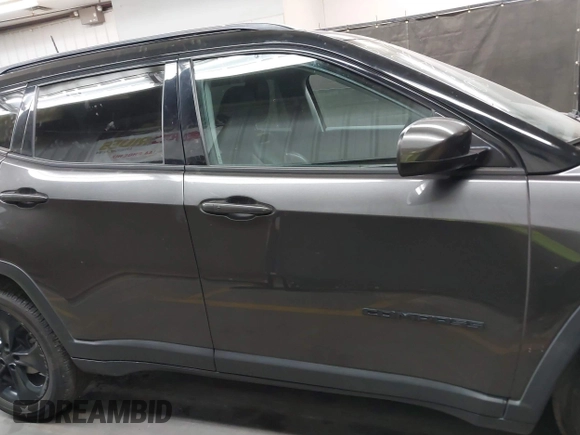 2018 Jeep Compass Latitude with VIN 3C4NJCBB2JT327376, listed as a IAAI auction lot 42382050 with 91,678 mi miles and . Bid and sale history available at DreamBid. Image 13.