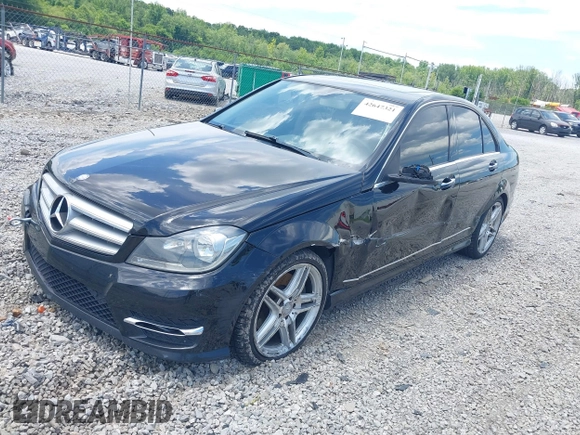 2013 Mercedes-Benz C 300 Sport с VIN WDDGF8AB3DA839741, выставлен на аукционе IAAI как лот 42647321 с пробегом 234 146 миль миль и . История ставок и продаж доступна на DreamBid. Изображение 21.