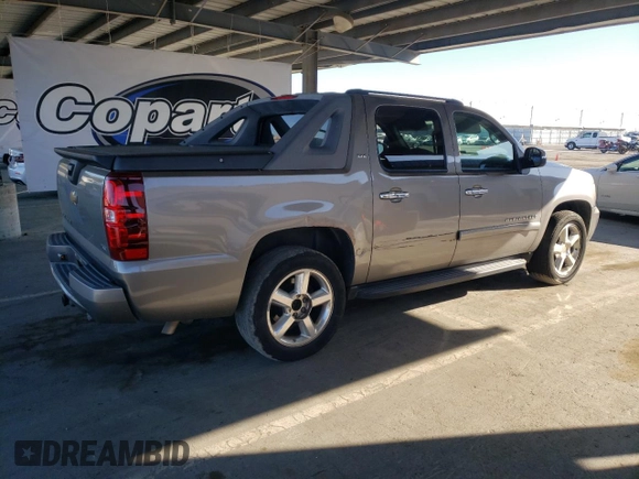 2008 Chevrolet Avalanche LTZ with VIN 3GNFK12368G120384, listed as a Copart auction lot 55660555 with 228,686 mi miles and Clean Title. Bid and sale history available at carsss.com. Image 3.