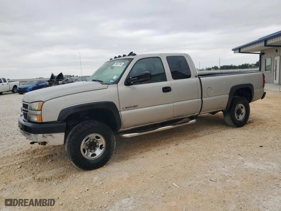 2007 Chevrolet Silverado 2500HD Classic LS with VIN 1GCHC29U77E190906, listed as a Copart auction lot 76847794 with 235,505 mi miles and Clean Title. Bid and sale history available at carsss.com. Image 1.
