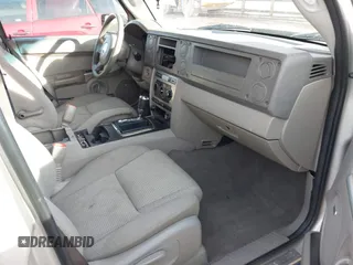 2007 Jeep Commander Sport с VIN 1J8HH48PX7C673318, выставлен на аукционе IAAI как лот 41585570 с пробегом 188 977 миль миль и . История ставок и продаж доступна на DreamBid. Изображение 5.