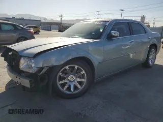 2006 Chrysler 300 C z VIN 2C3LA63H66H408557, wystawiony jako Copart lot #57797005 z przebiegiem 71 932 mil mil oraz Szkoda całkowita • Salvage title. Historia ofert i sprzedaży dostępna na DreamBid. Obrazek 1.