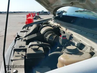 2005 Ford Econoline Cargo с VIN 1FTRE14W95HA54080, выставлен на аукционе IAAI как лот 43184861 с пробегом 211 716 миль миль и . История ставок и продаж доступна на DreamBid. Изображение 20.